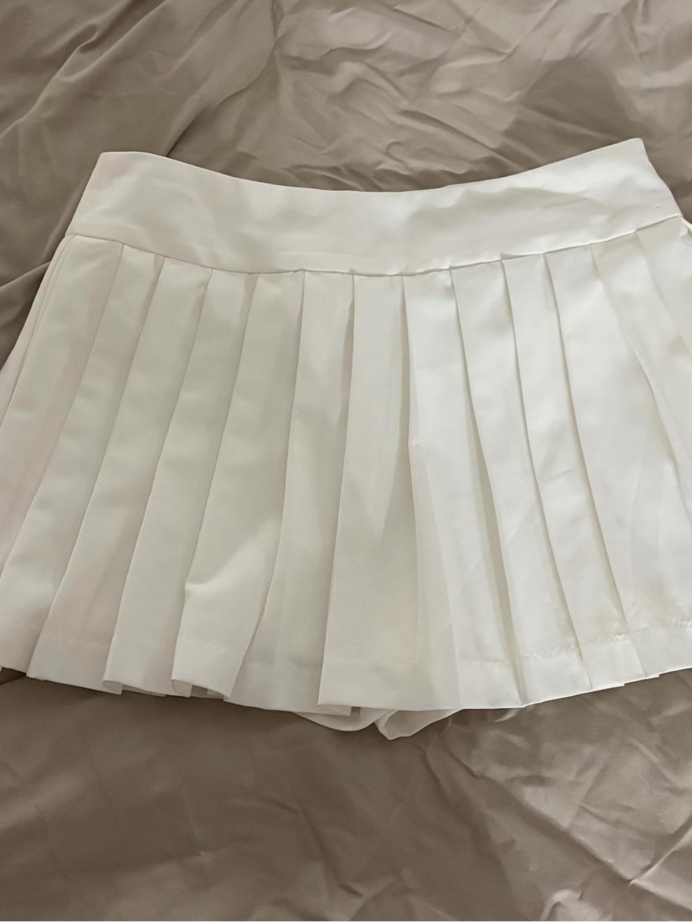 Love Tree White Pleated Mini Skort Sz L cute trendy minimalist activewear